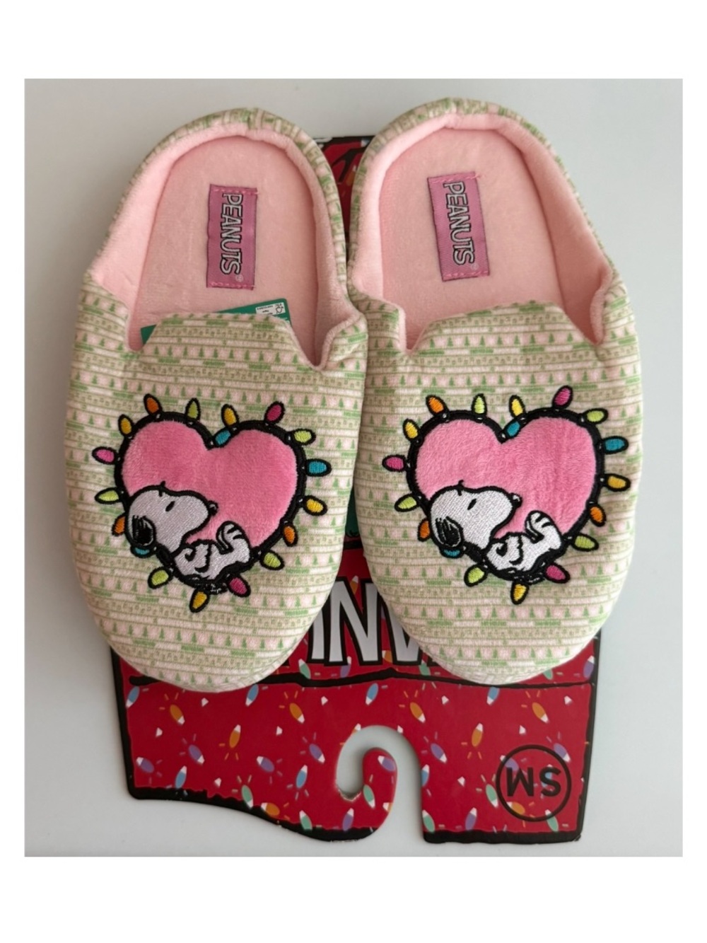Peanuts nwt Snoopy Pink Heart Christmas lights Indoor Slippers